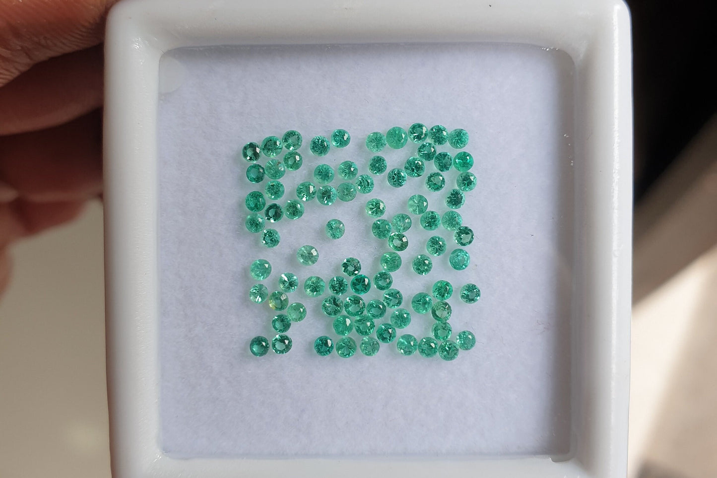 AAA Cut Round Emerald Colombian Loose Gemstone For Jewelry, Vivid Green Loose Emerald Sale, 1MM 1.5MM 2MM 2.5MM Emerald Supply Gems For Sale