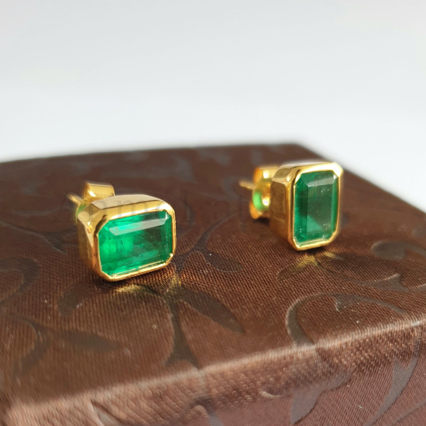 Emerald Stud Earring For Women, Octagon Emerald Studs For Men, 14k Gold Emerald Stud Earring Bezel Set Daily Wear Tiny Green Emerald Earring