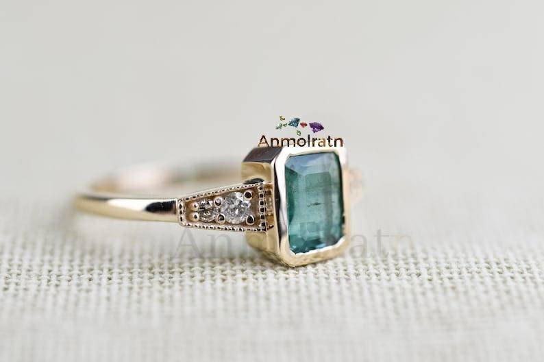 Vintage Emerald Ring With Diamond, 14k Emerald Cut Cluster Ring, Antique Emerald Bezel Set Dainty Ring Gift For Her, Bezel Set Emerald ring
