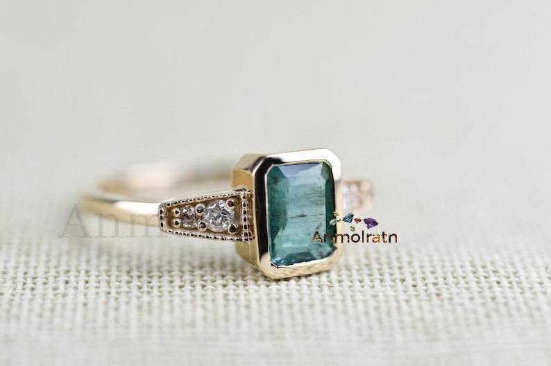 Vintage Emerald Ring With Diamond, 14k Emerald Cut Cluster Ring, Antique Emerald Bezel Set Dainty Ring Gift For Her, Bezel Set Emerald ring