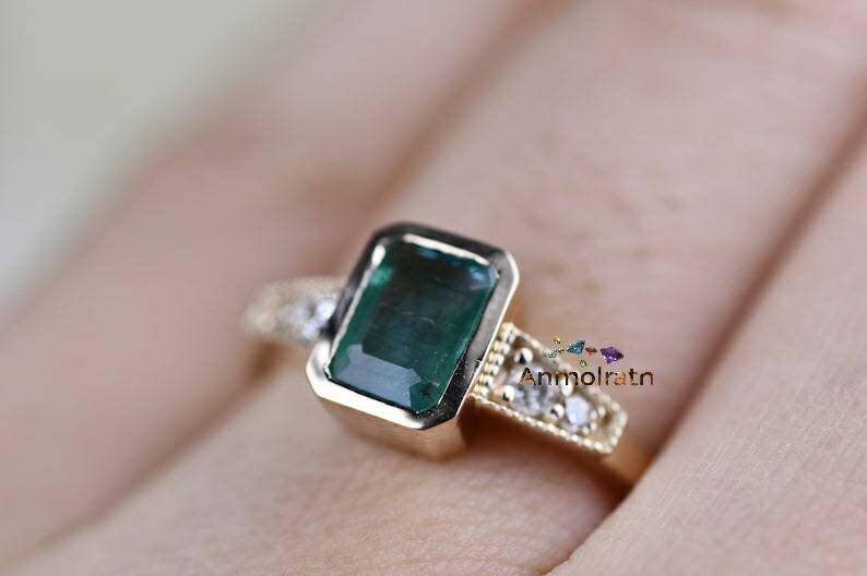 Vintage Emerald Ring With Diamond, 14k Emerald Cut Cluster Ring, Antique Emerald Bezel Set Dainty Ring Gift For Her, Bezel Set Emerald ring