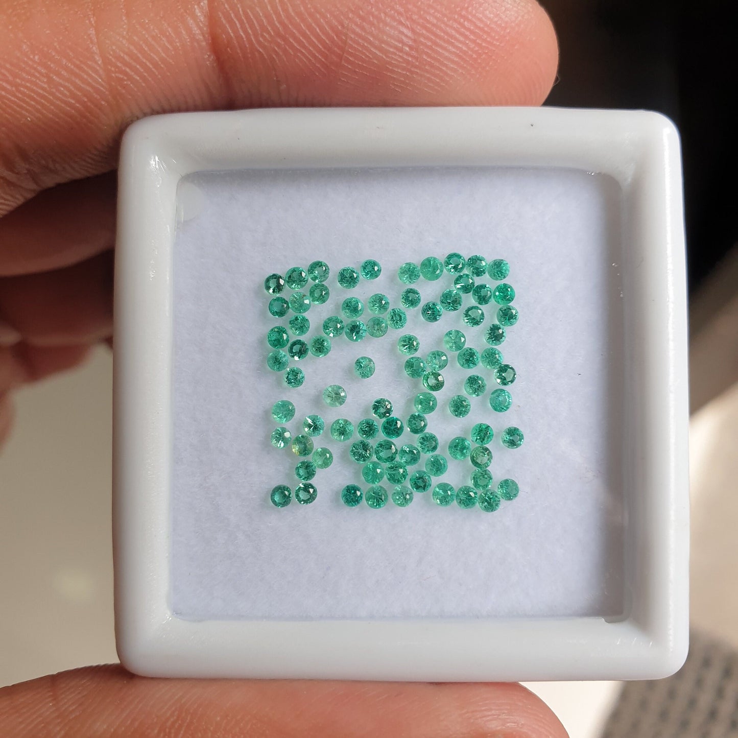 AAA Cut Round Emerald Colombian Loose Gemstone For Jewelry, Vivid Green Loose Emerald Sale, 1MM 1.5MM 2MM 2.5MM Emerald Supply Gems For Sale