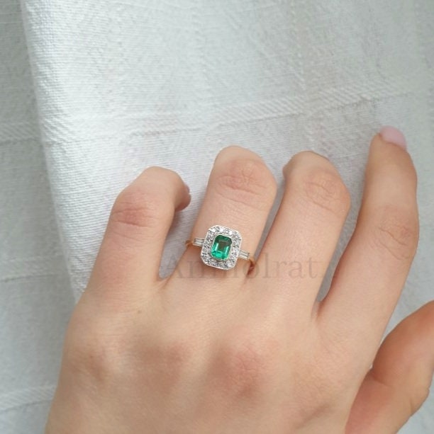 Emerald Cluster Wedding Ring, High Quality Emerald Cut Engagement ring For Women, 14k Bezel Set Natural Emerald Octagon Ring Gift For Her,