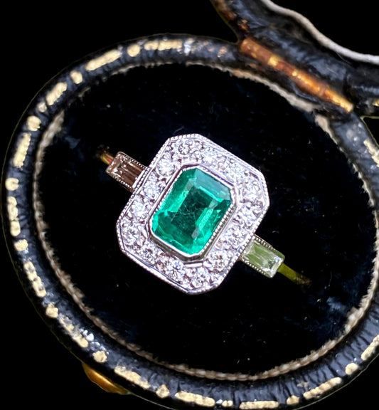 Emerald Cluster Wedding Ring, High Quality Emerald Cut Engagement ring For Women, 14k Bezel Set Natural Emerald Octagon Ring Gift For Her,