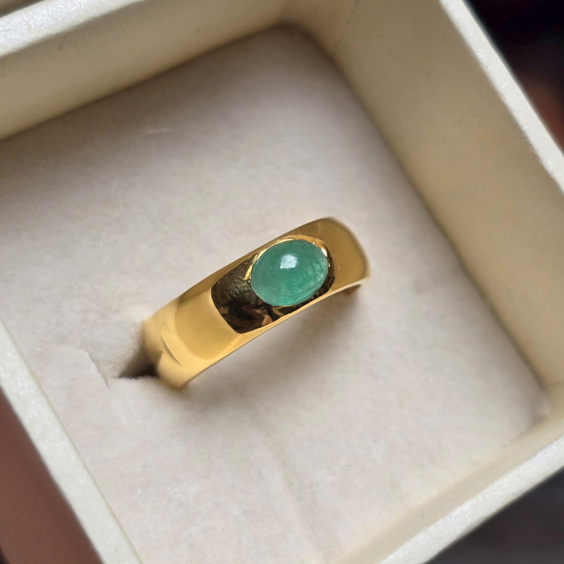 14k Emerald Cabochon Ring Vintage Emerald Gold Ring Dainty Emerald Stacking Band Ring For Gift Green Cabochon Solitaire Birthstone Ring Gift