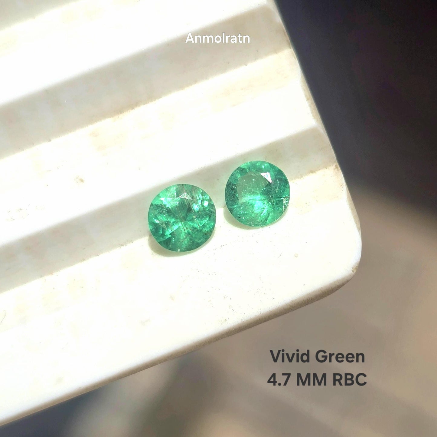 Round Emerald Colombian Pair, Vivid Green Emerald Earring Pair, AAA Certified Colombian Emerald Round Cut Loose Pair For Stud Earrings 4.7MM